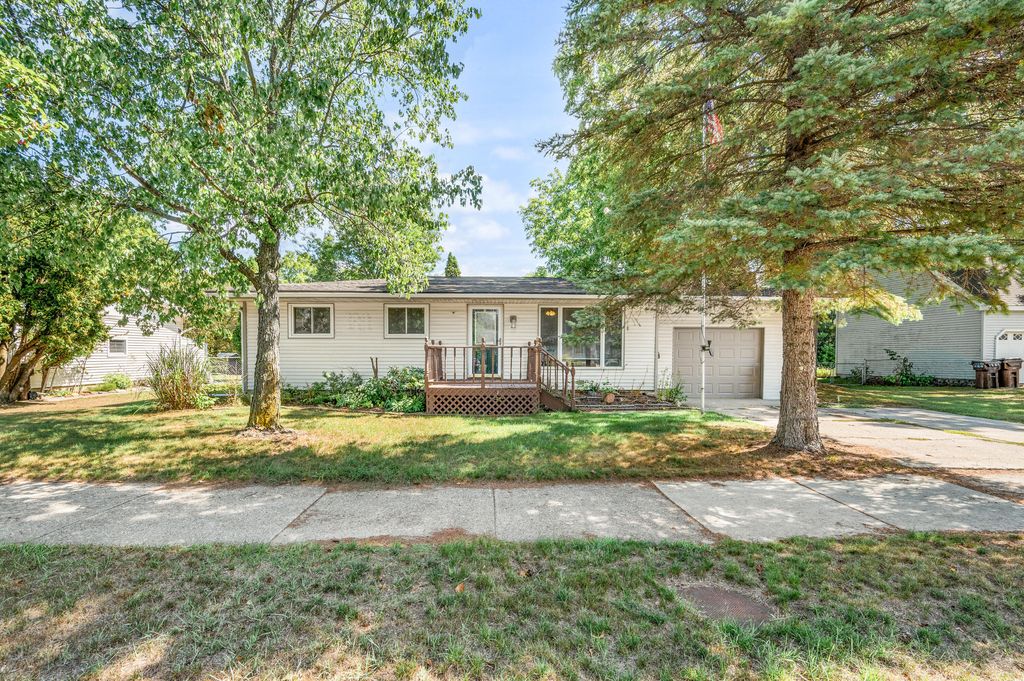 623 Lilac Avenue, Big Rapids city
