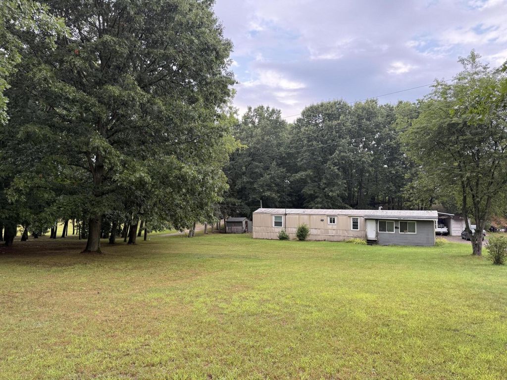 22104 W Kendaville Road, Pierson township