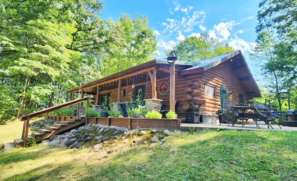 9557 E Anthony Road, Logan township