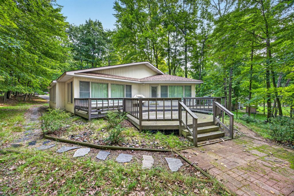 9855 Golf Port Drive N, Canadian Lakes