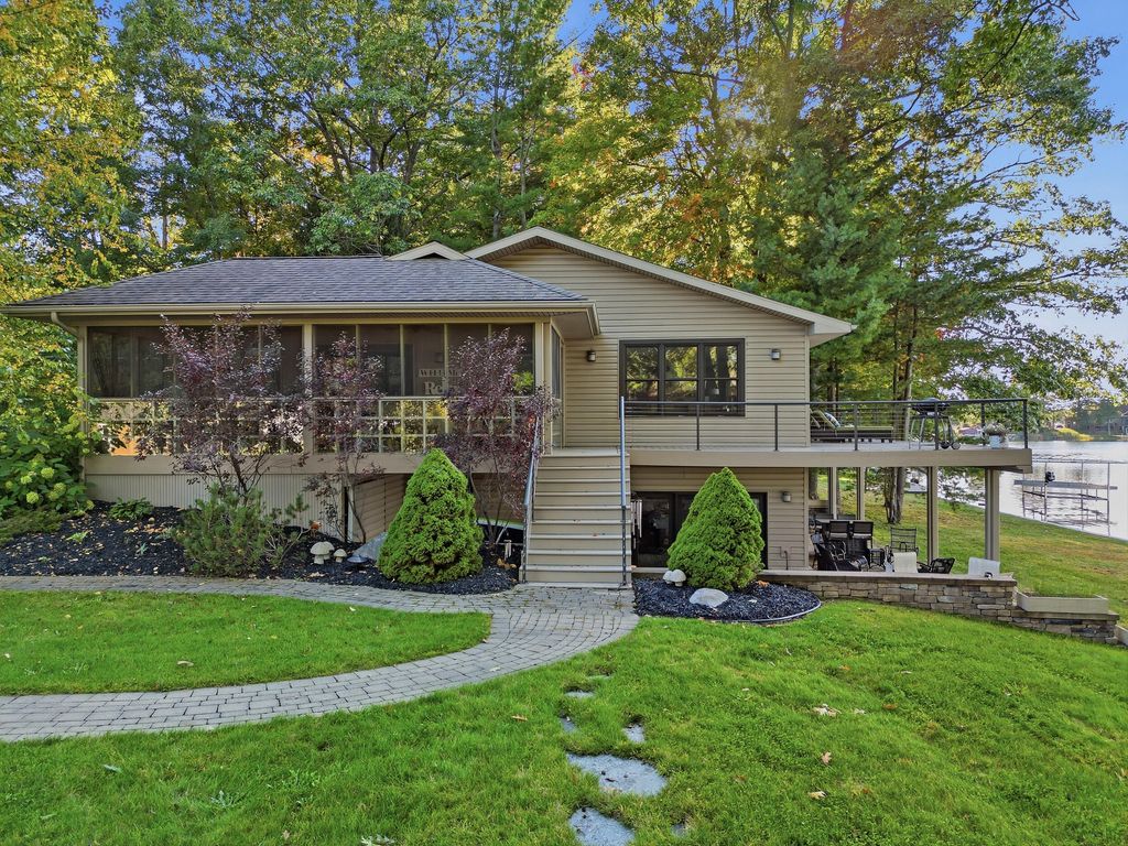 8551 Wood Street, Mecosta