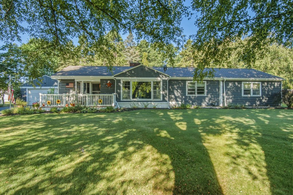 8182 S Youngman Road, Greenville