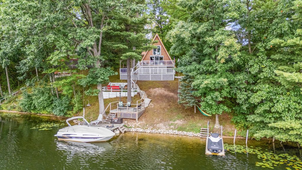 530 Mclachlan Point, Evart
