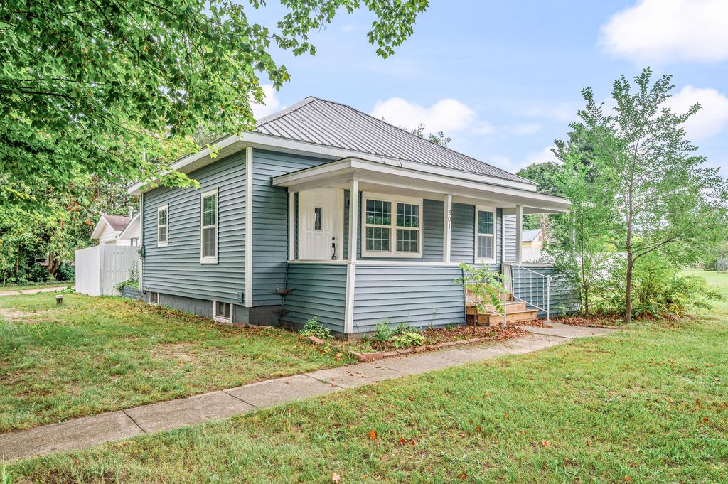 301 E Angel Avenue, Barryton