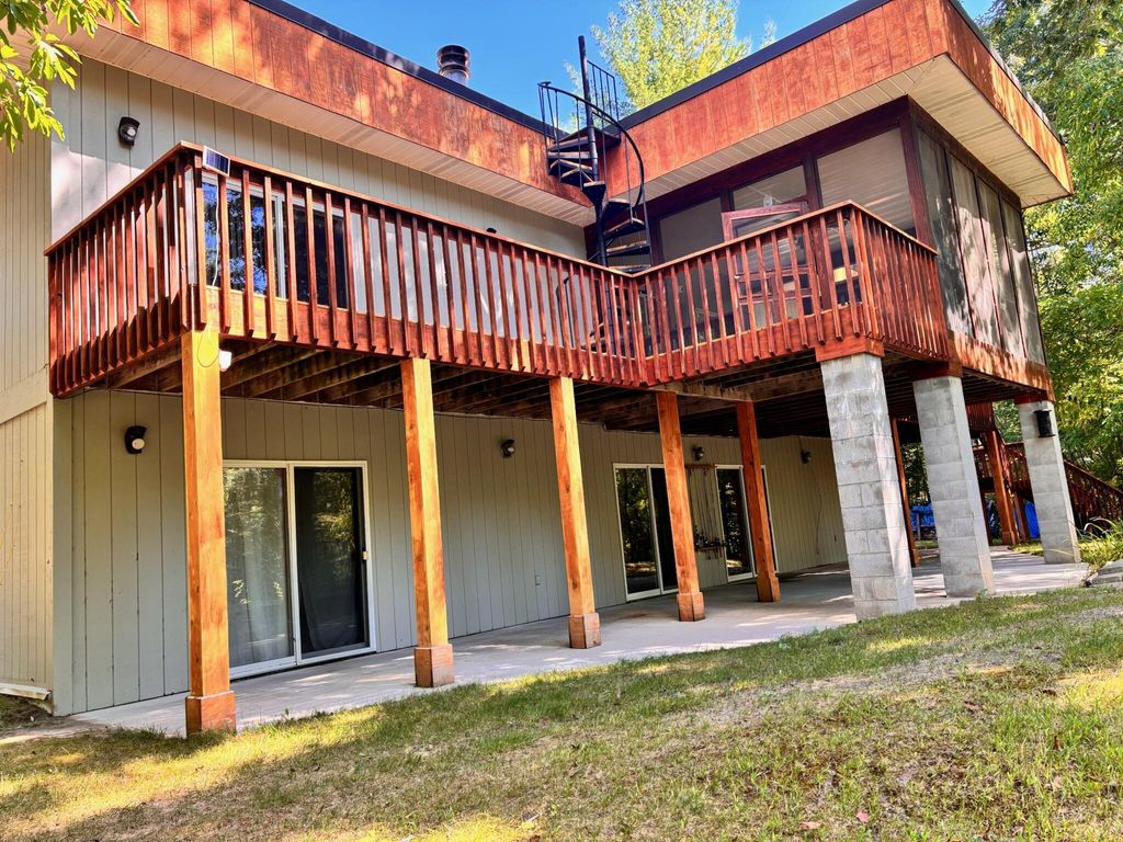 1001 S 10 1/2 Mile Road, Midland
