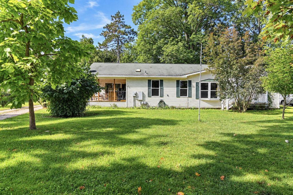 733 N Main Street, Evart