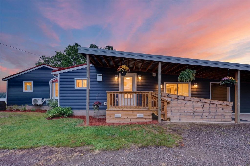 550 W Lake Street, Sand Lake