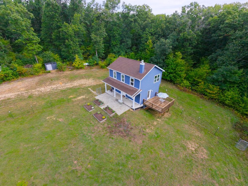 1910 N Gordon Avenue, White Cloud