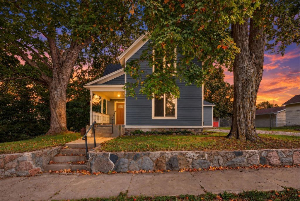 323 E Main Street, Maple Rapids