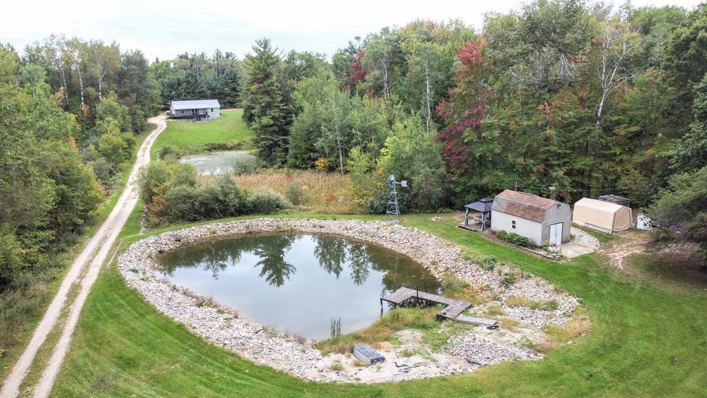 8758 15 Mile Road, Paris