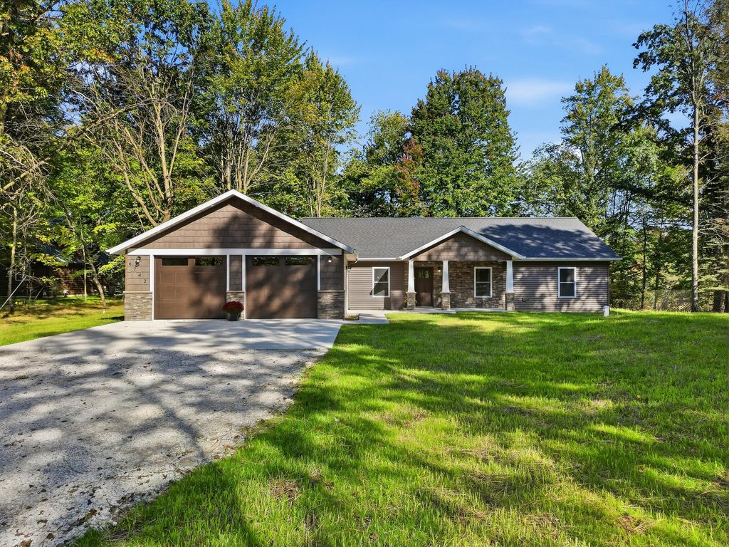 6742 Abbey Lane, Canadian Lakes
