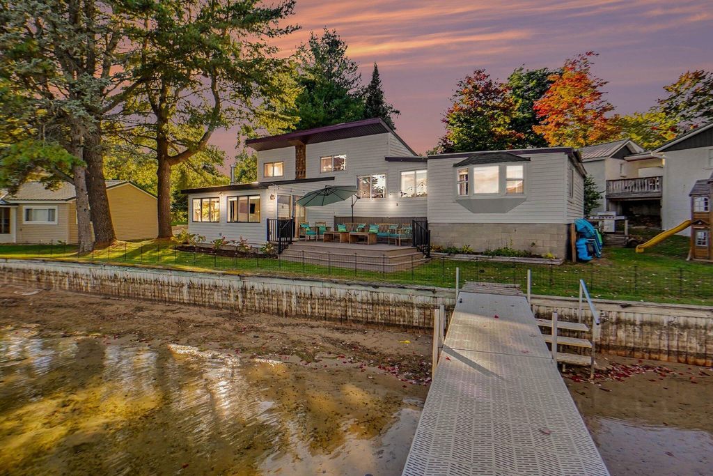 1853 Arbor Road, Lake
