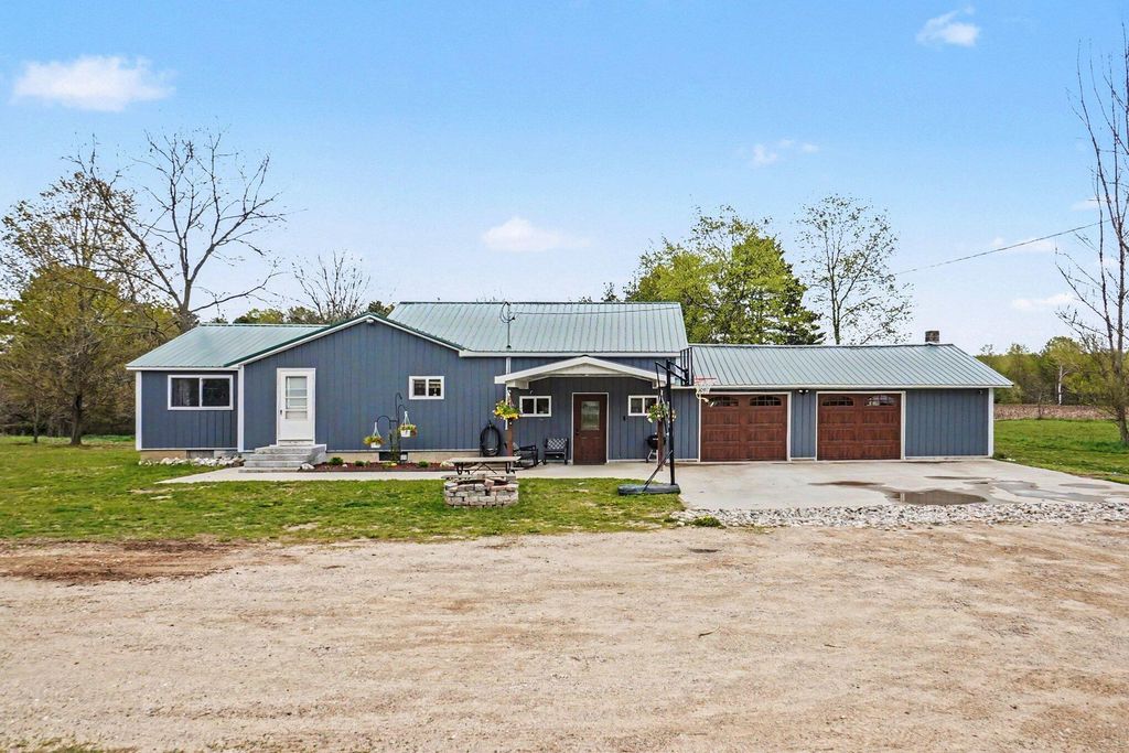 18680 220th Avenue, Big Rapids