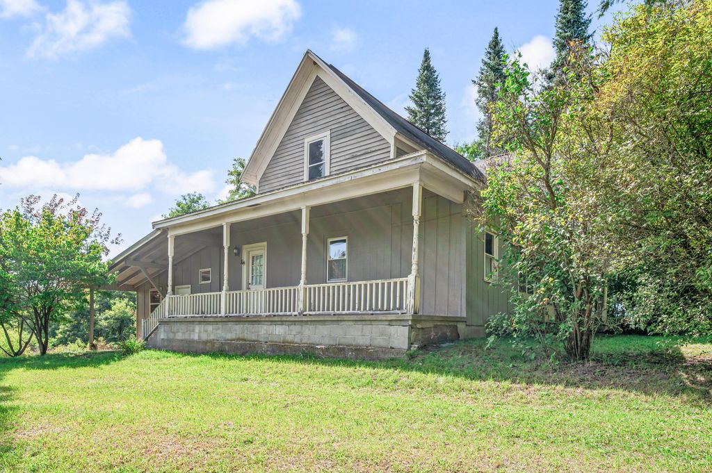 14864 Mackinaw Trail, Leroy