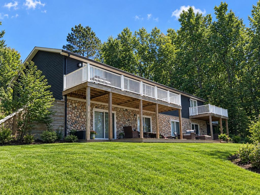 1504 Devries Drive, Gladwin
