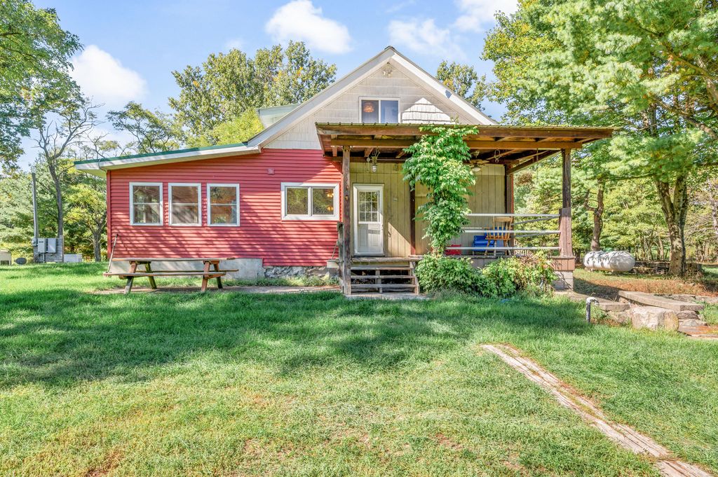 682 S Locust Avenue Unit: 2, White Cloud