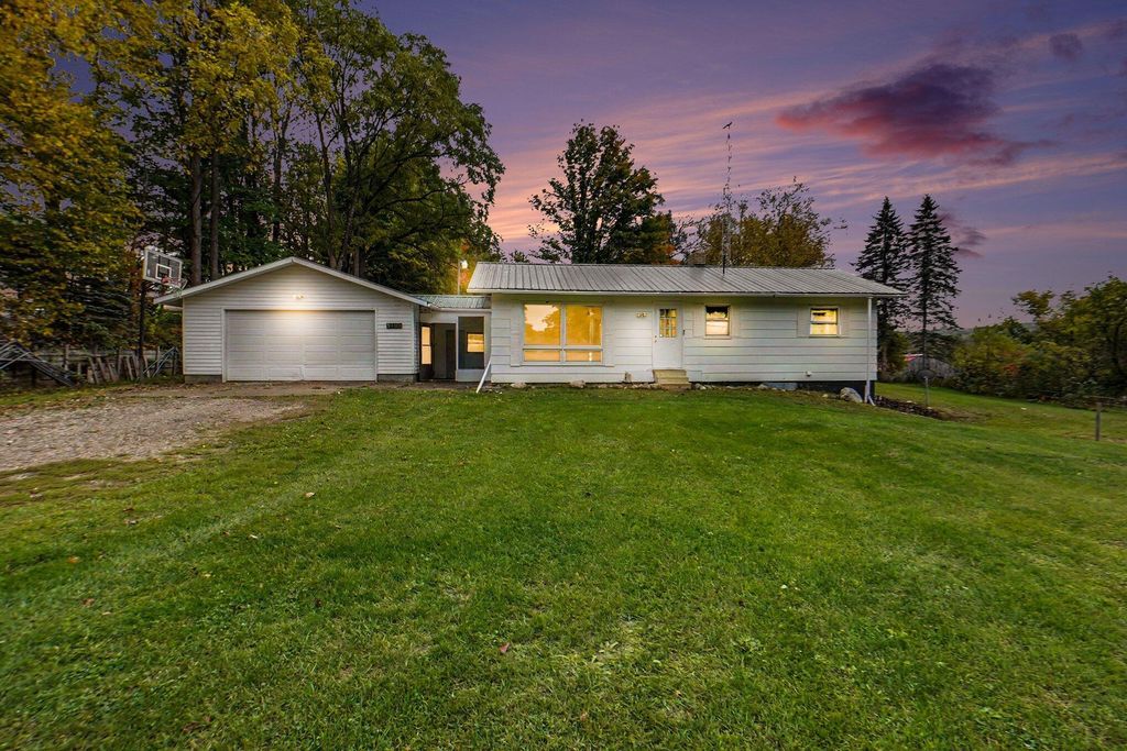 9489 E 64th Street, Chase