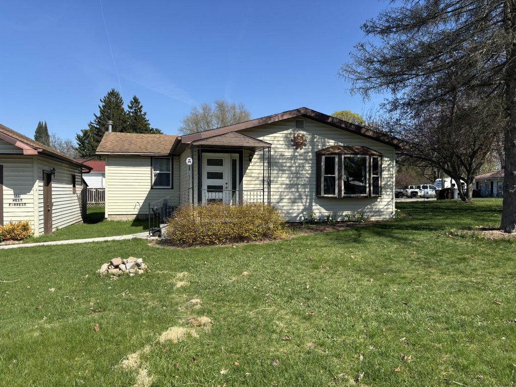 228 W Forest Street, Edmore