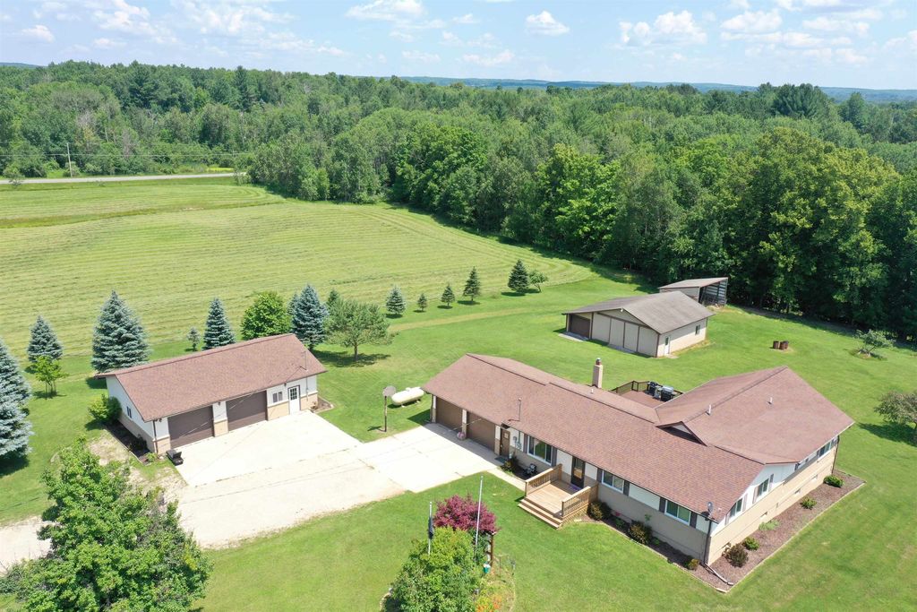 3450 Reasner, Rose township