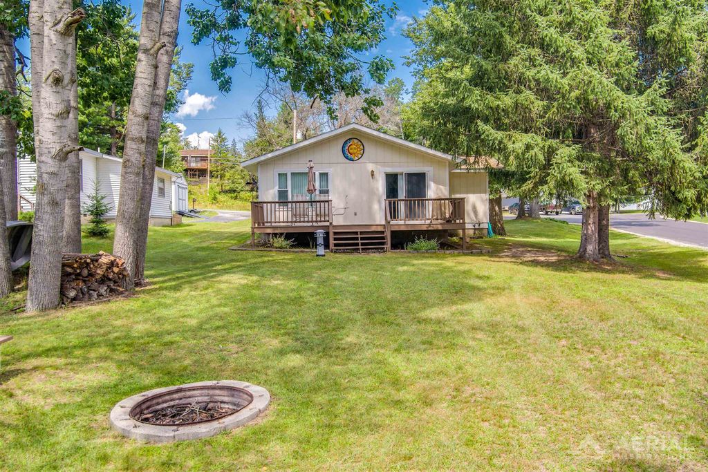 1998 N Ogemaw Trl, West Branch