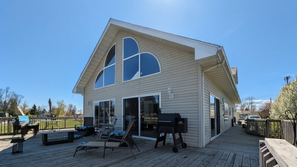 819 Augres River, Au Gres township
