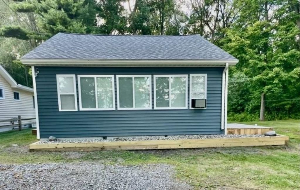 399 N Huron, Whitney township