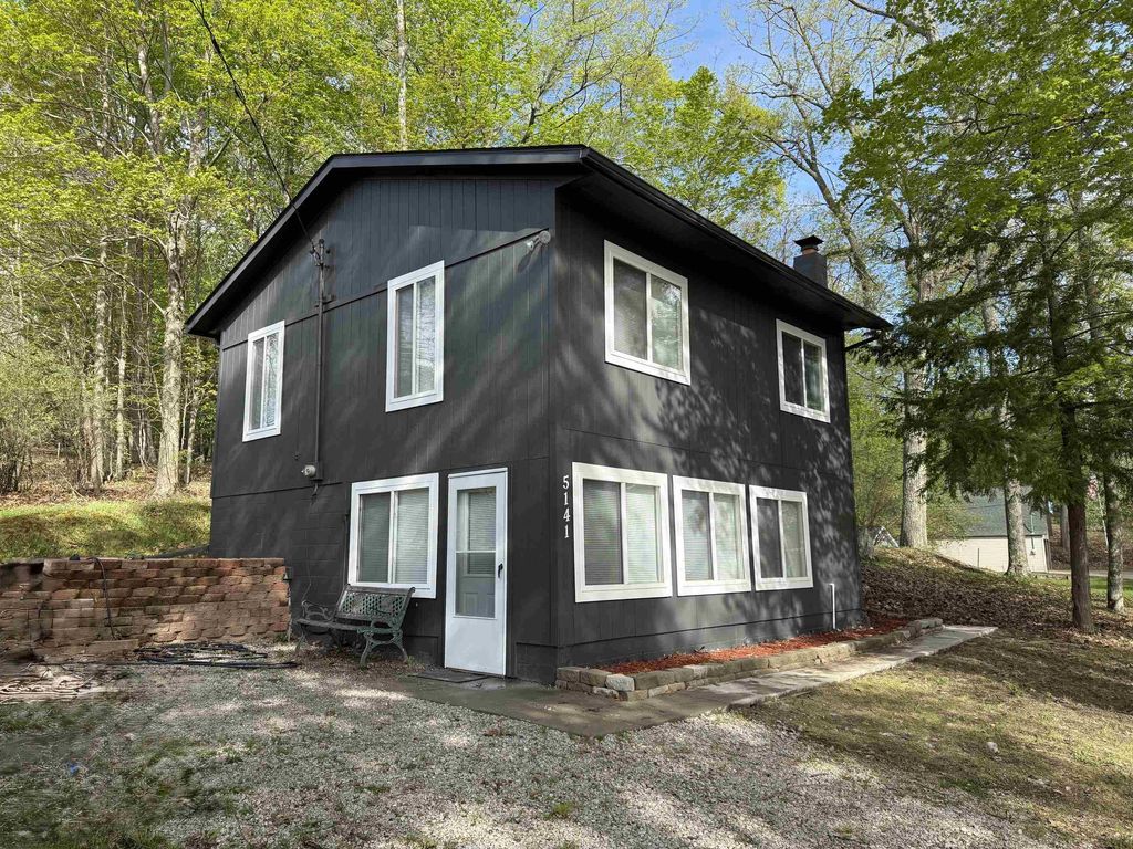 5141 Lake St, Glennie