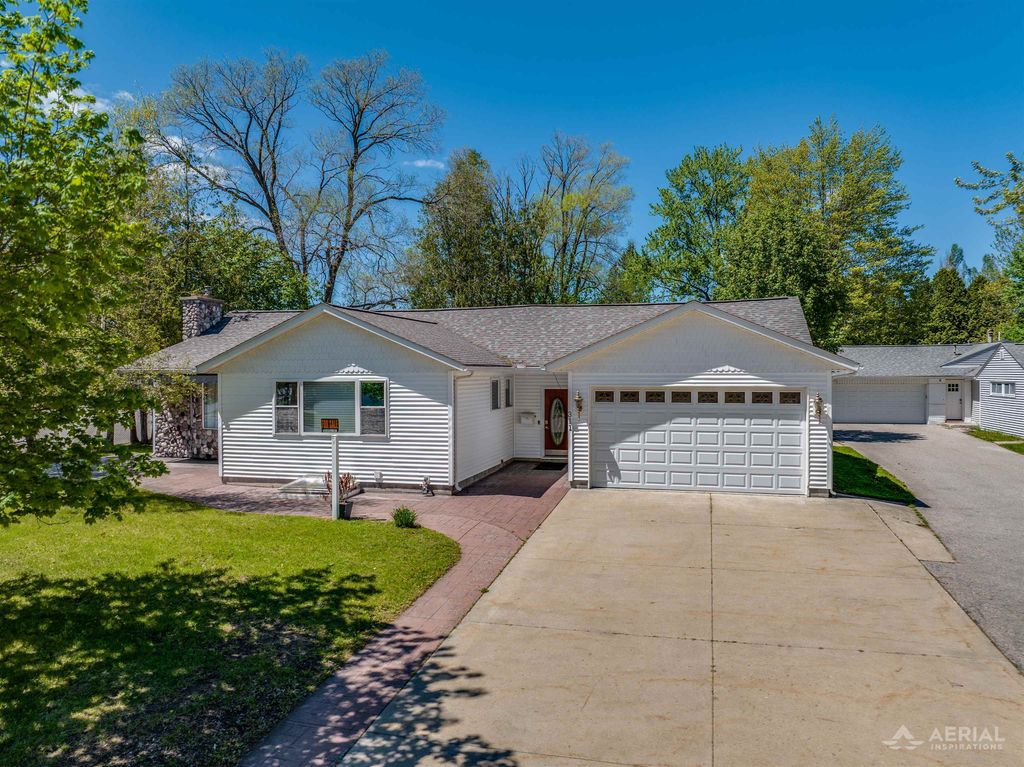 311 State, West Branch township