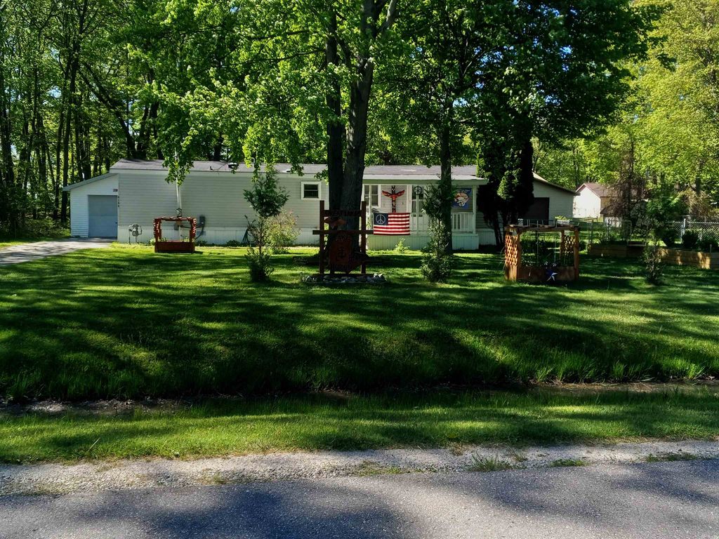 4144 E Anne, Sims township