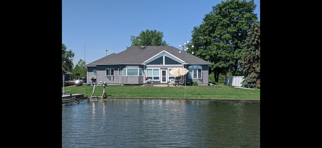 5871 Sandy, Standish township