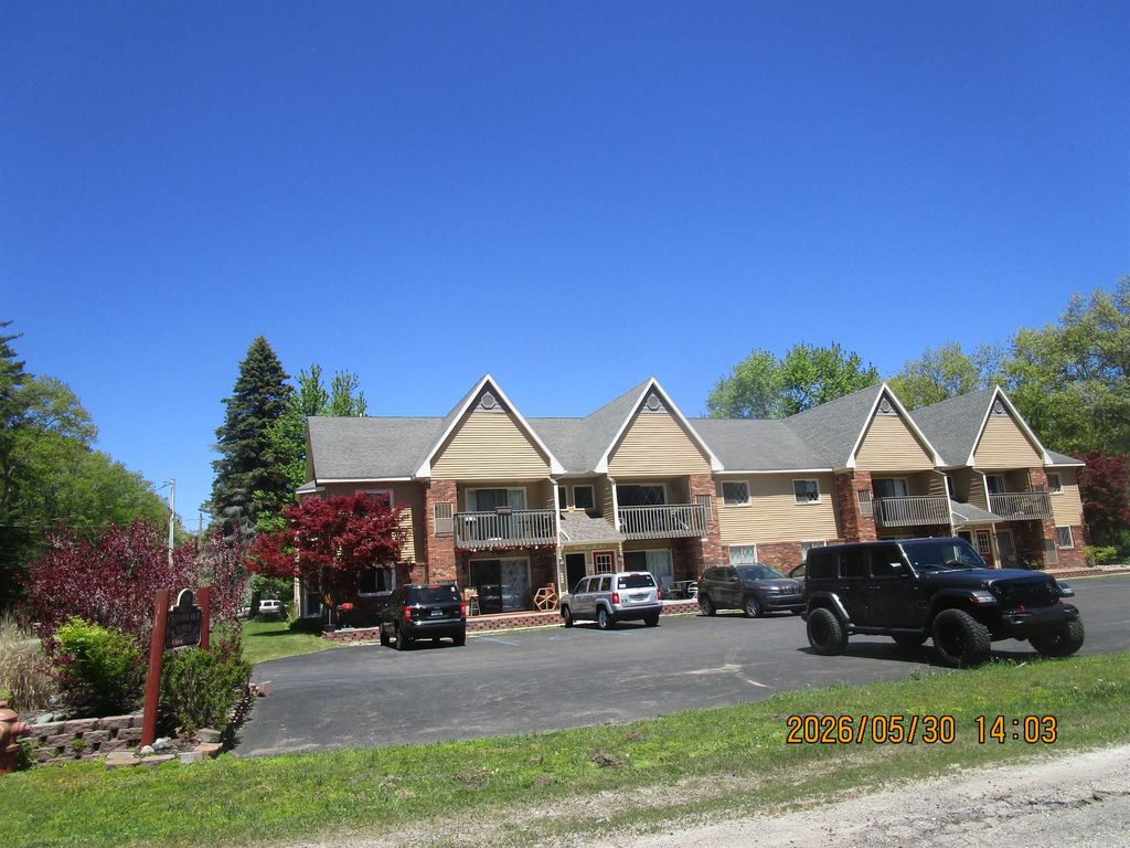 7900 E Cedar Lake Dr, Greenbush