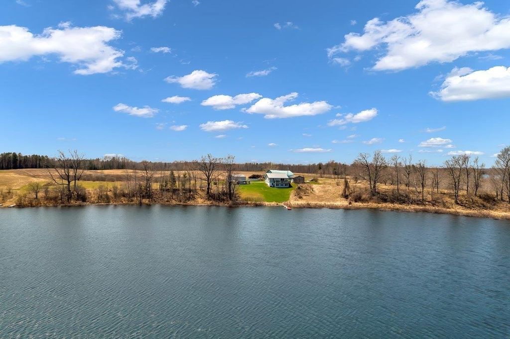 4374 E County Line, Hale