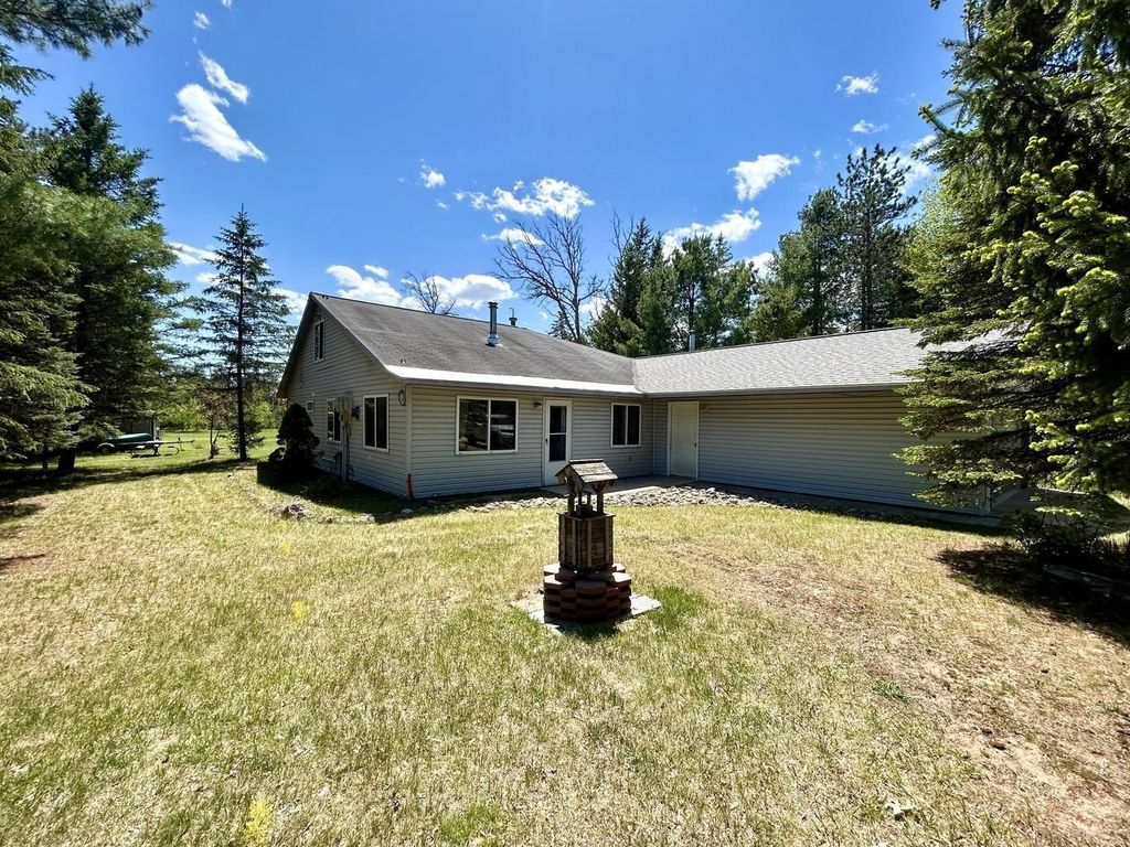 5510 Ridge, Luzerne