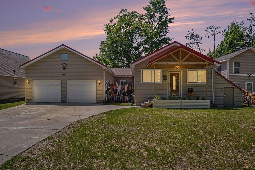 4847 Franklin, Plainfield township