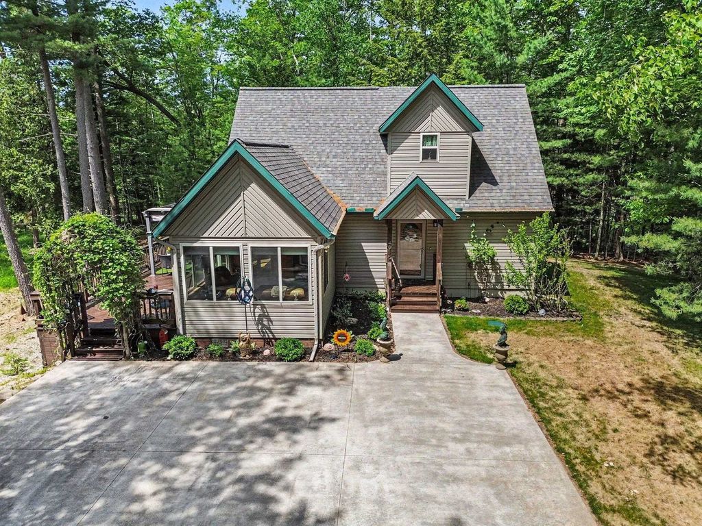 4915 Johnson, Plainfield township