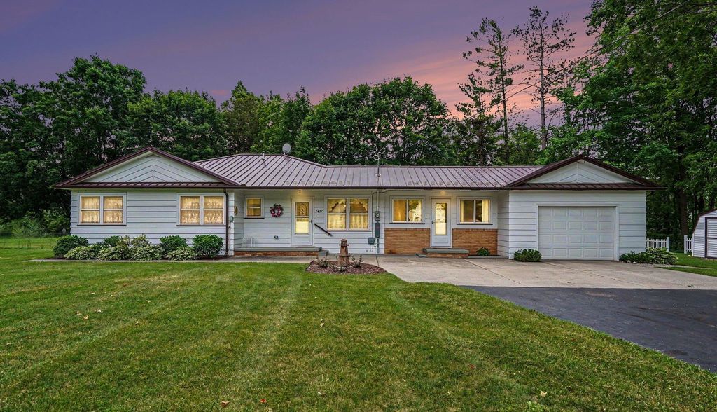 7427 Luella, Plainfield township