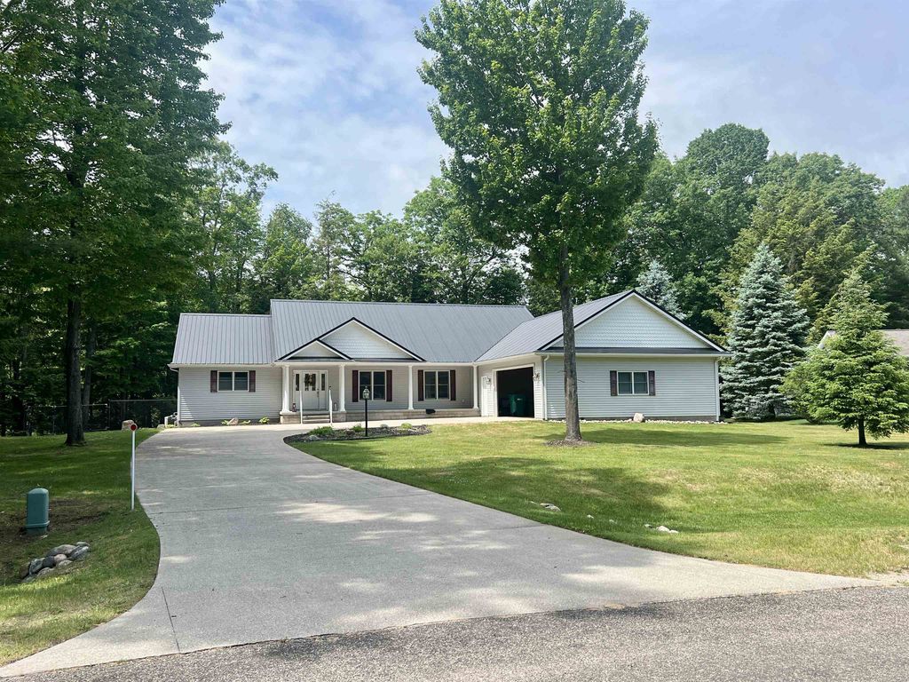 131 Indian Oaks, Denton township