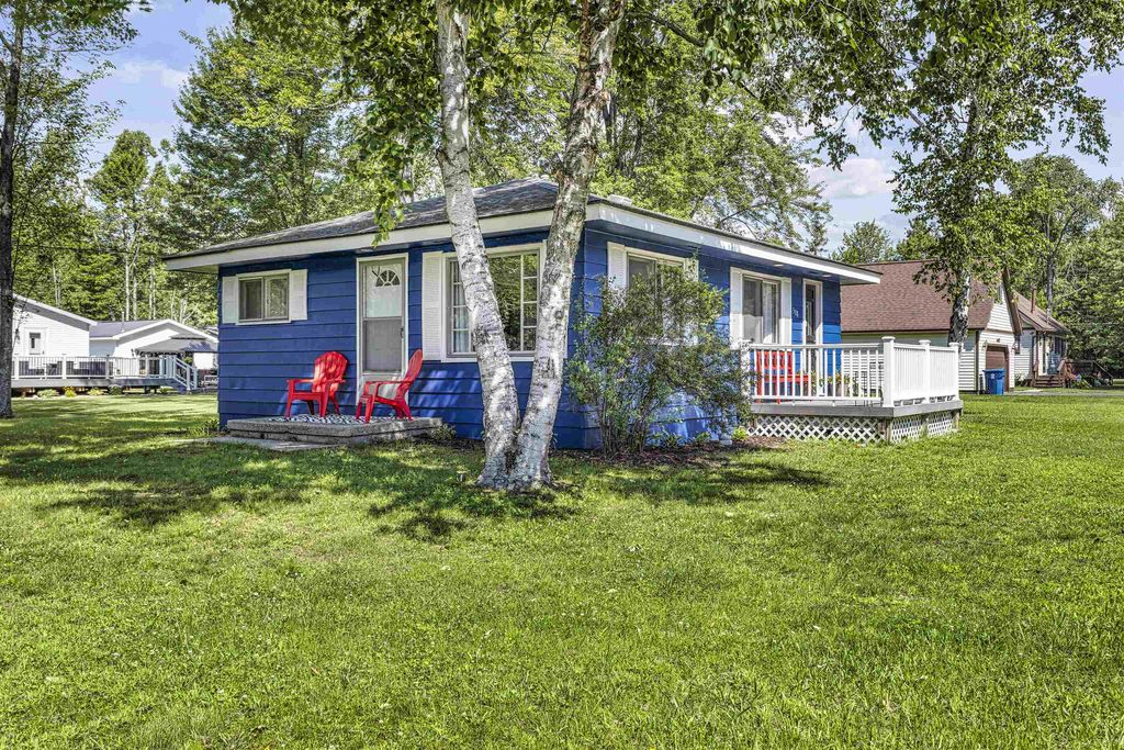 508 Shore View, Lake township