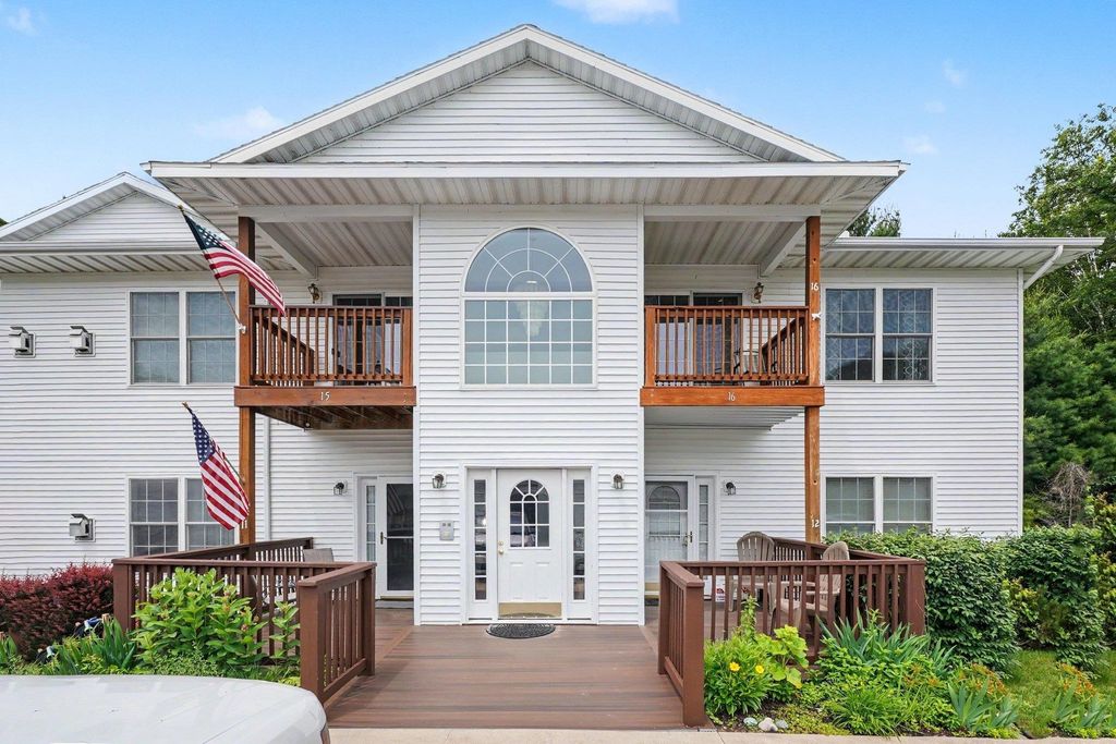 1025 E Lincoln, East Tawas