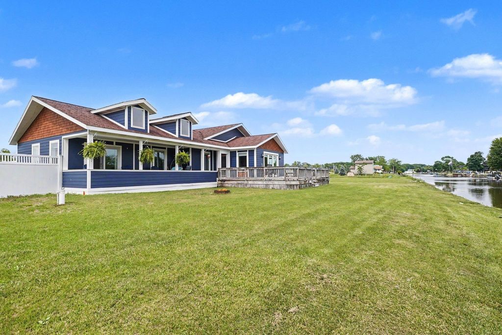 2210 E Lola, Au Gres township