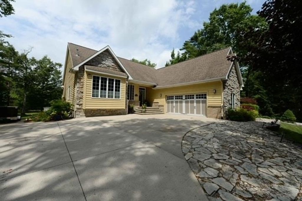 7021 Lakewood, Oscoda charter township