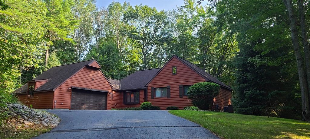 4534 Oakridge, Oscoda charter township