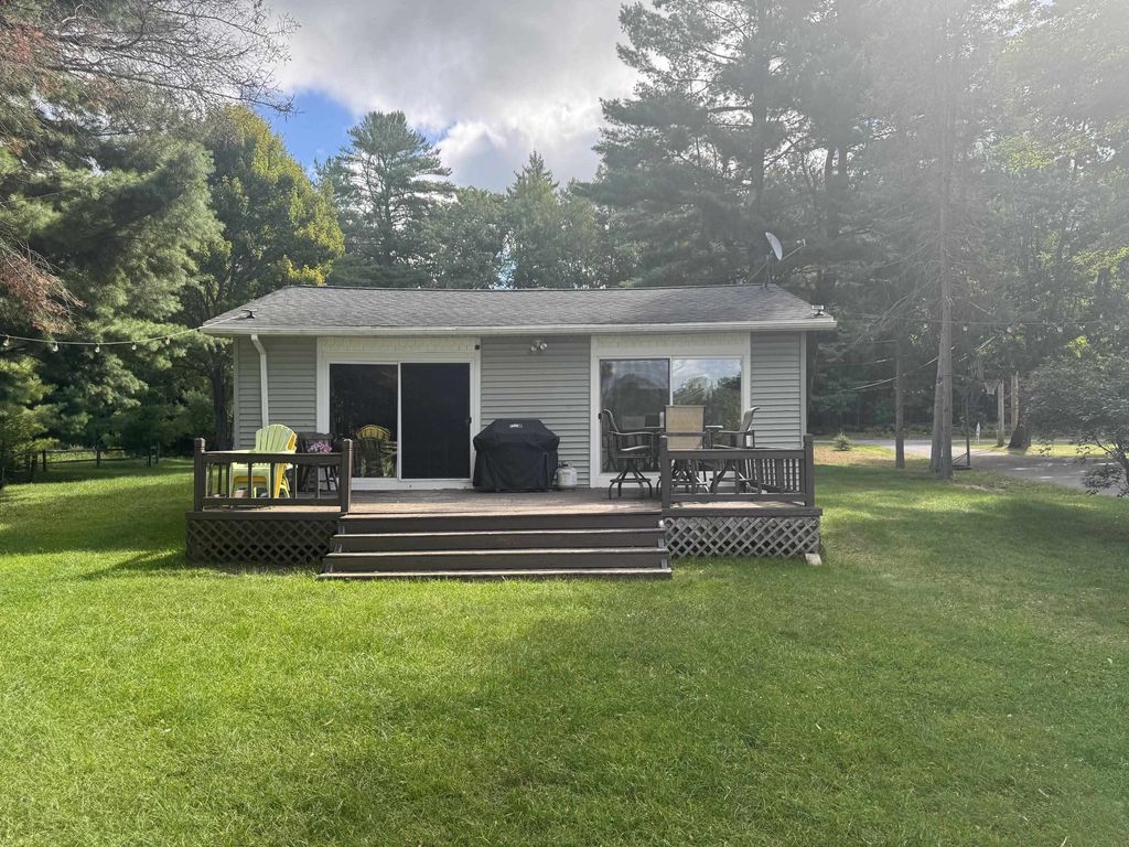 3048 Woodcock, Backus township