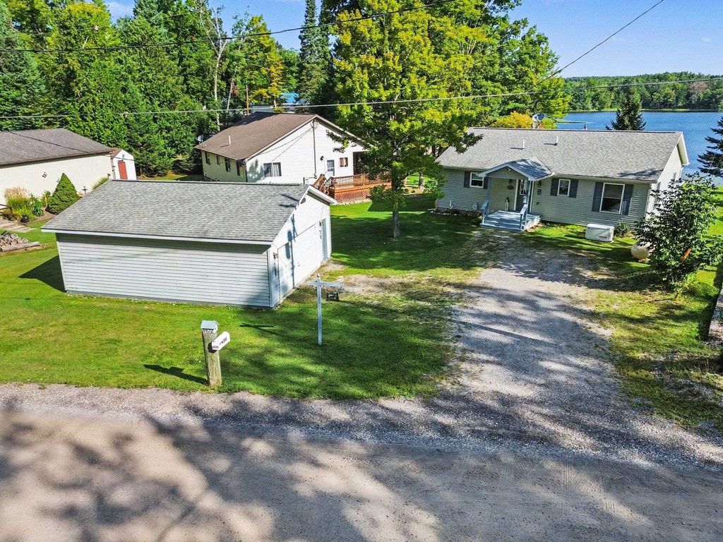 4422 S Sunset, Curtis township