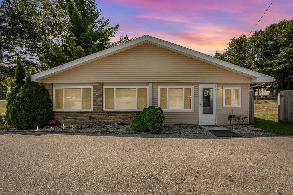3497 N Us-23, Au Sable charter township