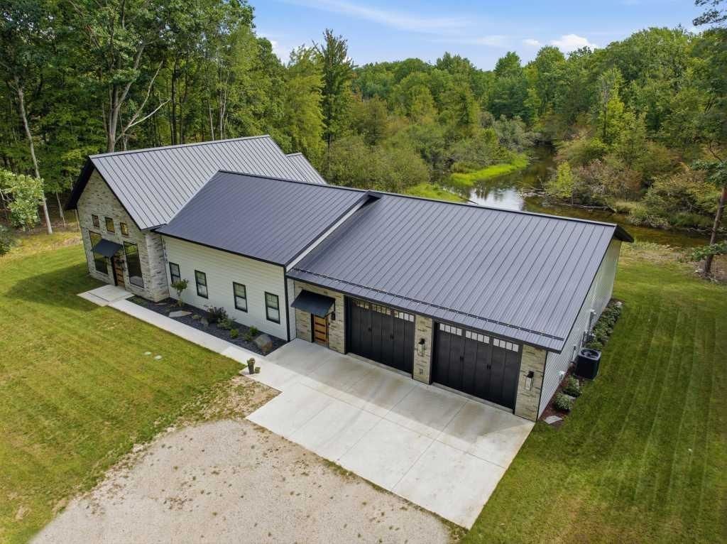 6468 Dunhill Dr, Morton township
