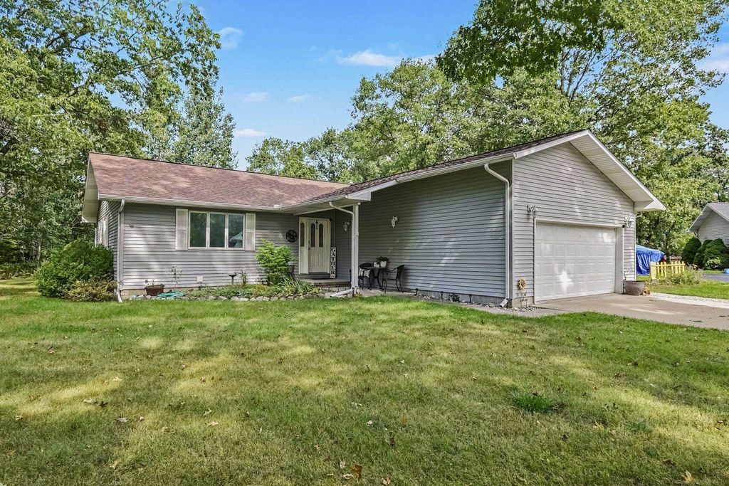 4052 Ralph Scott Dr, Oscoda