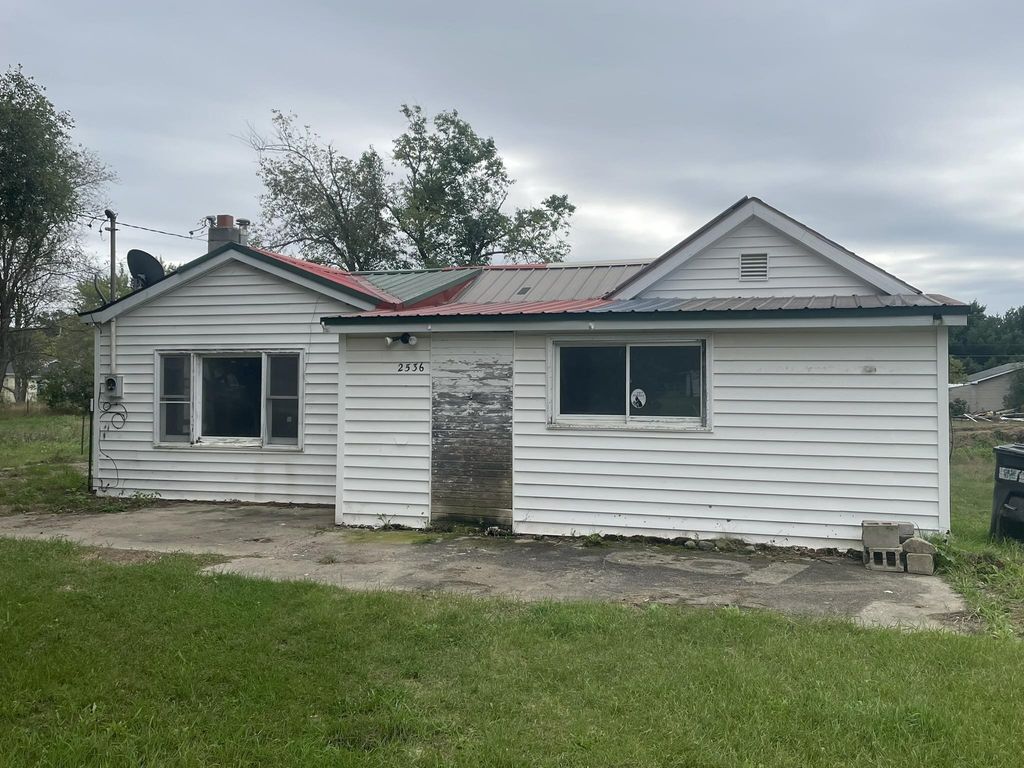 2536 E Michigan, Rose township