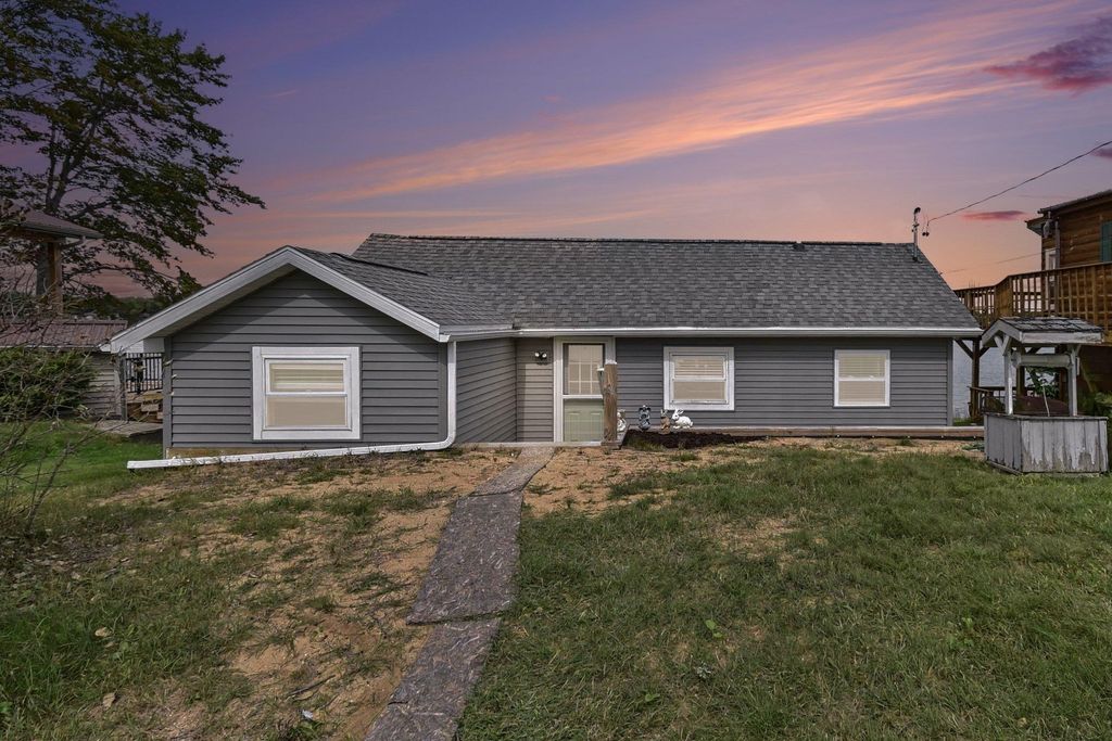 8878 Burnside, Hale