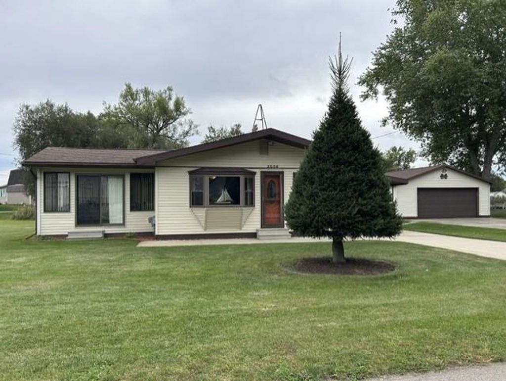2058 Parkside, East Tawas